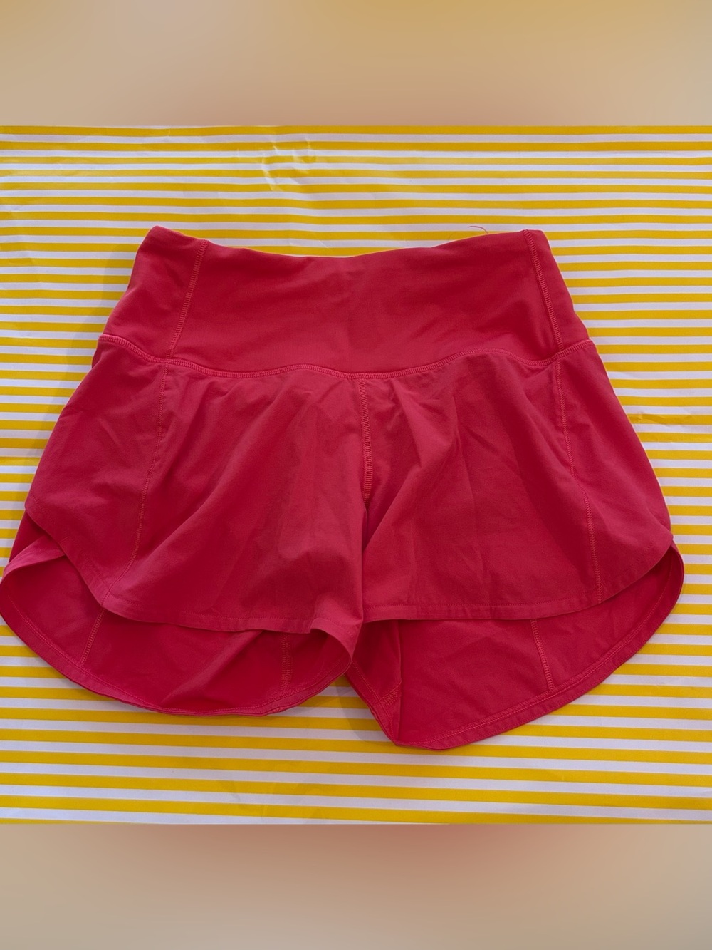 Lululemon Speed Up Shorts - Size 2